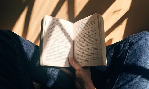 Bí quyết đọc trăm cuốn sách mỗi năm từ chuyên gia hướng nghiệp